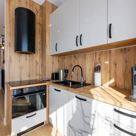 - Black Alice Z Balkonem I Klimatyzacja Lejlighed *