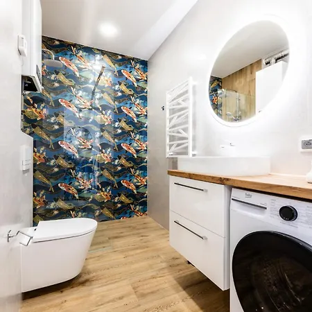 - Black Alice Z Balkonem I Klimatyzacja *