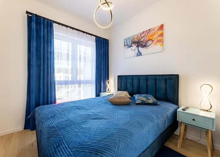 - Black Alice Z Balkonem I Klimatyzacja Apartman *