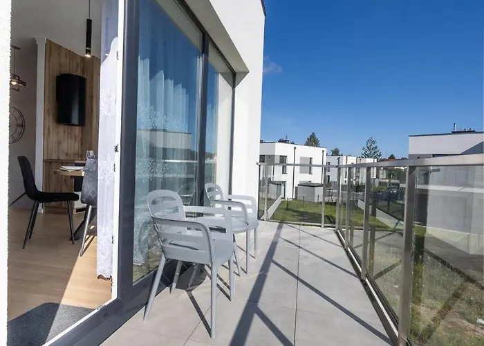 - Black Alice Z Balkonem I Klimatyzacja