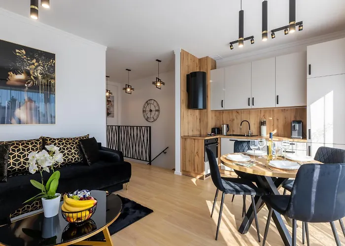 - Black Alice Z Balkonem I Klimatyzacja Apartman